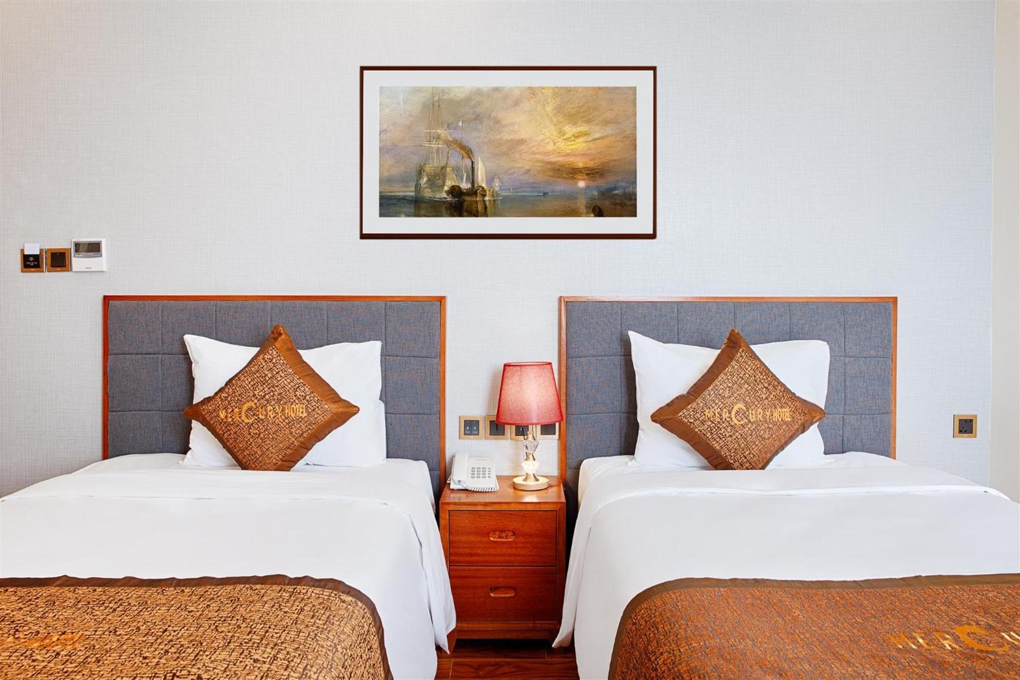 Mercury Hotel 3*